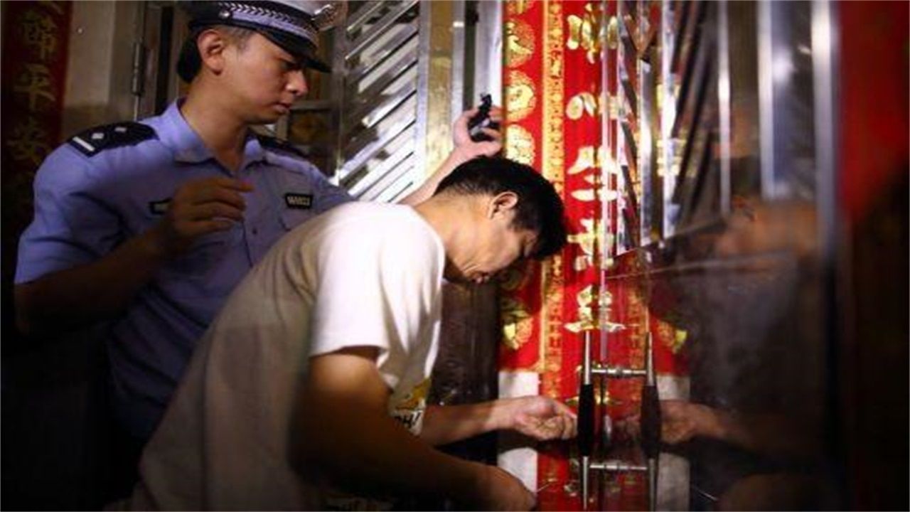 新余请开锁师傅开了锁后，师傅